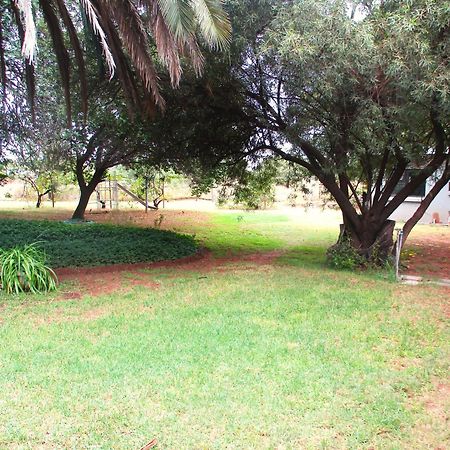 Appartement Lekker Rus à Bloemfontein Extérieur photo