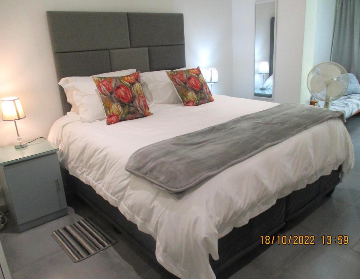 Appartement Lekker Rus à Bloemfontein Extérieur photo