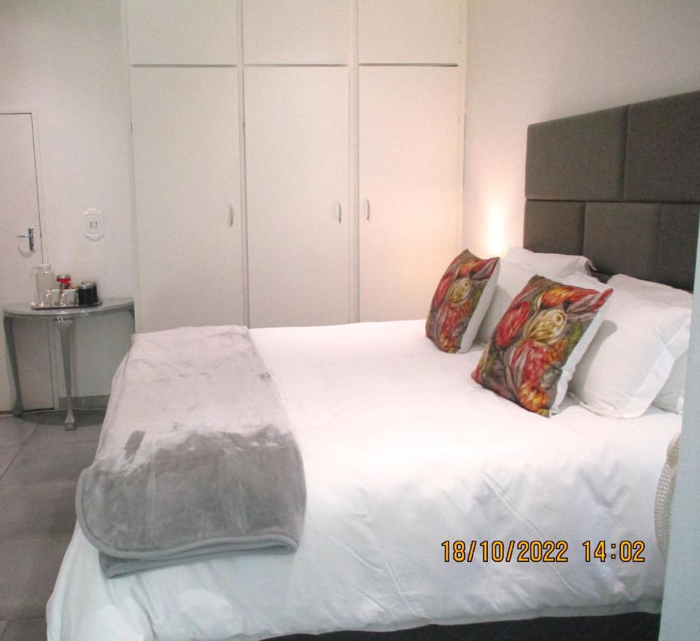Appartement Lekker Rus à Bloemfontein Extérieur photo