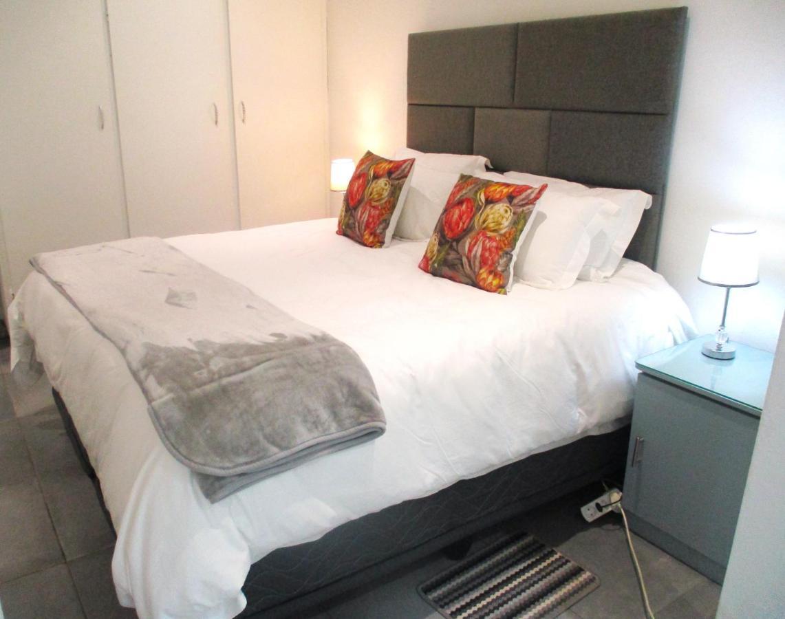 Appartement Lekker Rus à Bloemfontein Extérieur photo